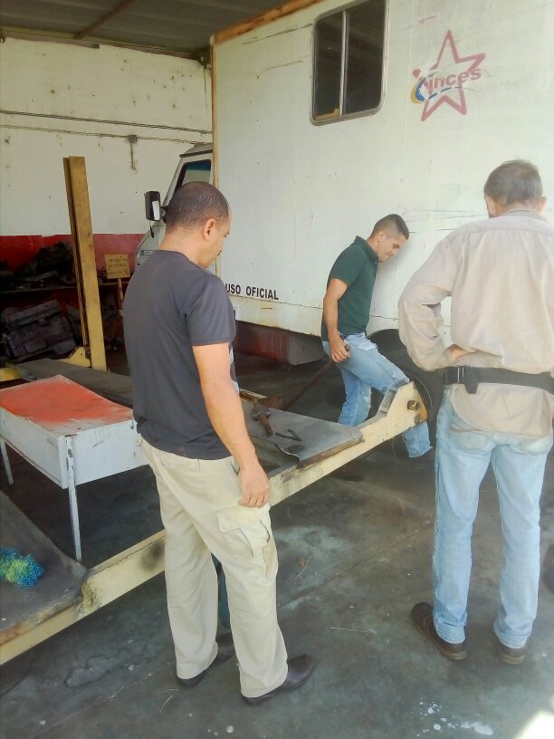 mineducacion_ve's tweet photo. #Infórmate | El @Incesociallista del Edo. #Mérida restaura 70 pupitres correspondientes a las escuelas del Mcpio. #AlbertoAdriani, a través del CFS El Vigía. @NicolasMaduro @psuvaristobulo https://t.co/y69d5LrdJW