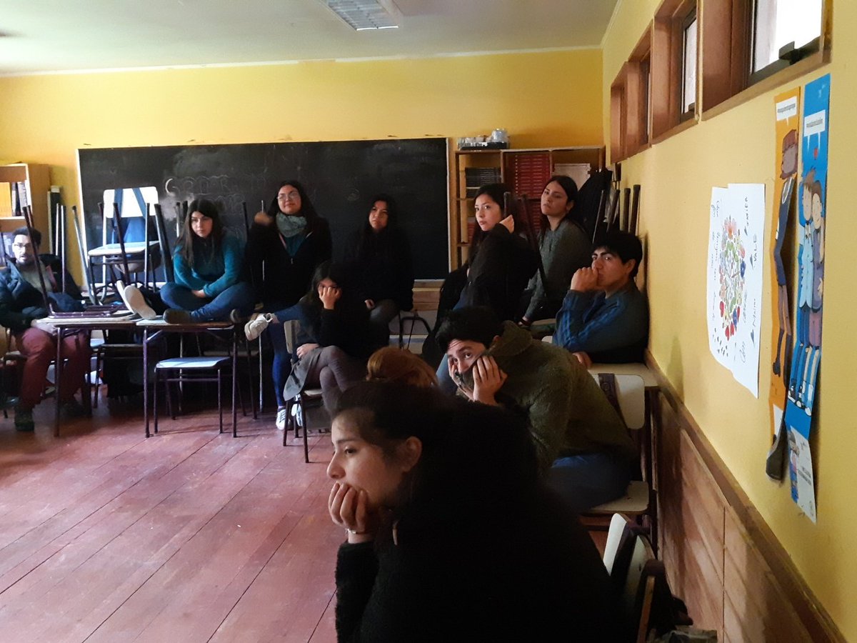 ColegiosSsdr's tweet photo. En estos momentos en Escuela Futaleufu capacitando a alumnos...
RCP y uso de DEA @SSDelReloncavi @SaludPtoMontt @ClubDecima @ellanquihue @hospitalpm https://t.co/84vHz3ww50