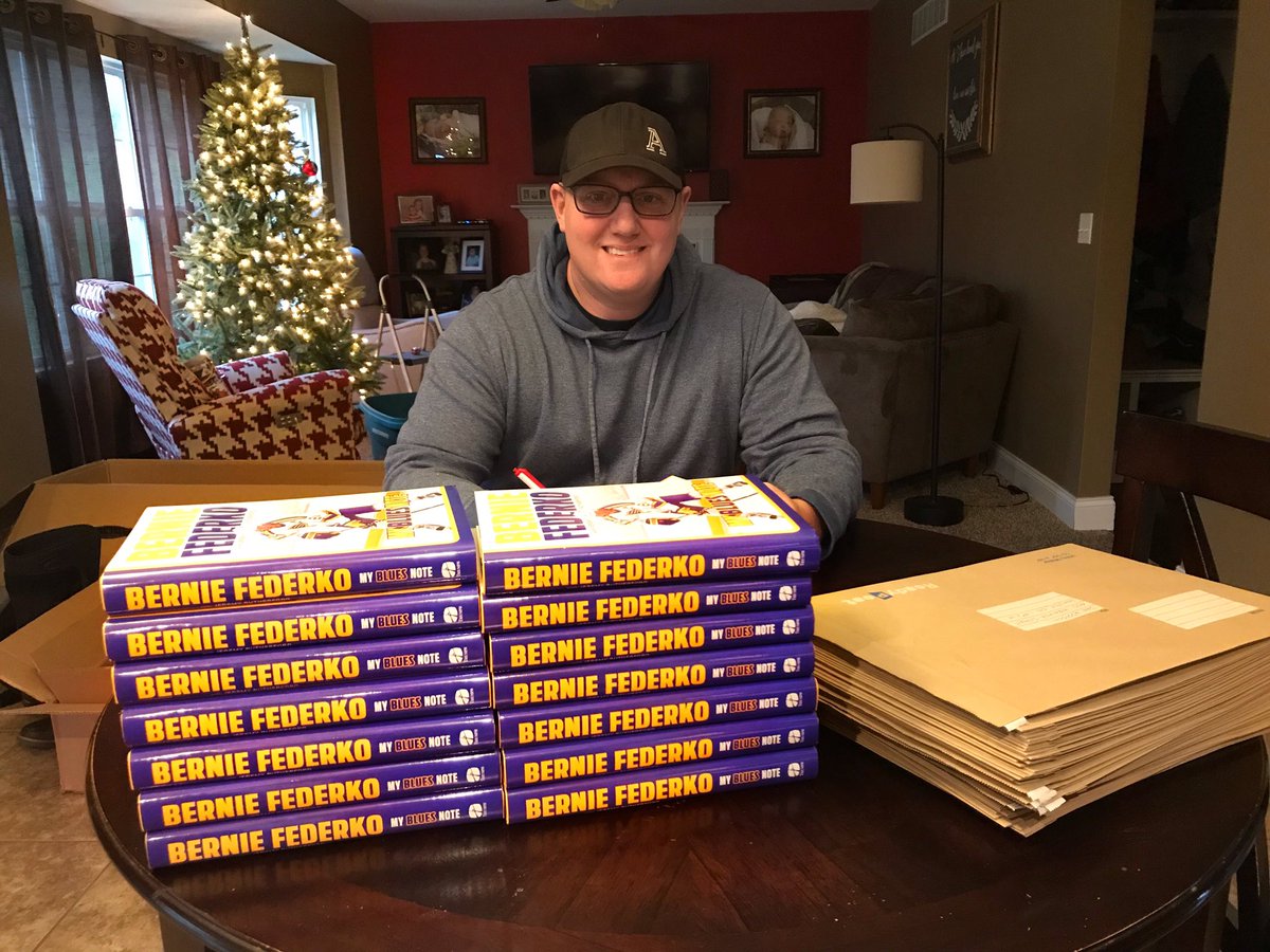 mybluesnote's tweet photo. Sending out 60 free signed copies of @mybluesnote to the new and existing @TheAthletic subscribers who won our recent contest. Thank you for your support of the site AND the book! #stlblues https://t.co/2iIFqYhrPr