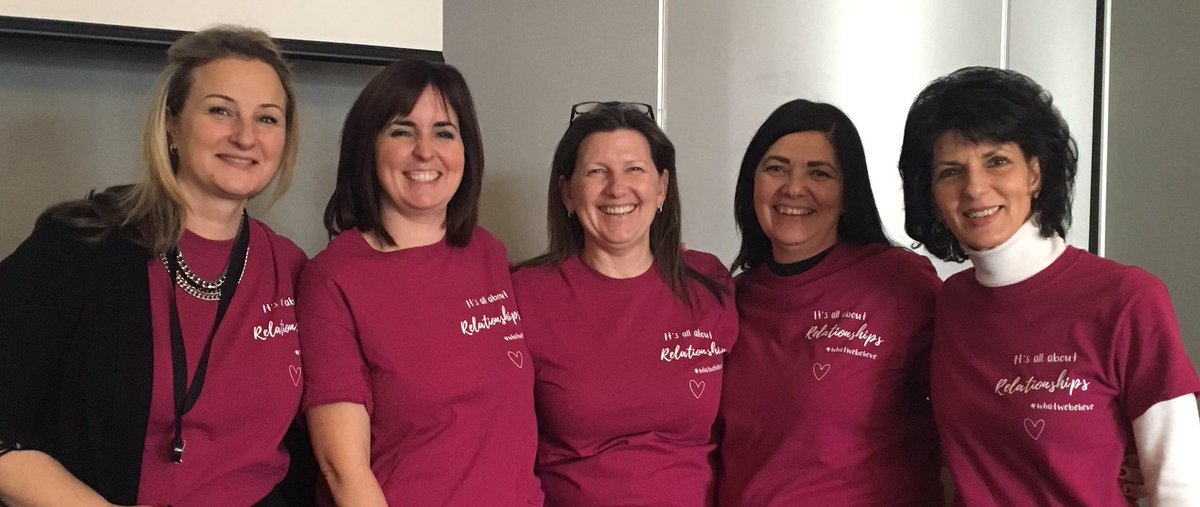 TUniackeCYC's tweet photo. Thank you Mary Tabak from @OurKidsNetwork for reminding @HCDSB_CYCs that every staff can Build Assets in our students @llopes051 @bird_rosanna @TraciWright65 @TMelykuty #ItsAllAboutRelationships #WhatWeBelieve Thx for the great T-shirt design @MissEHarper https://t.co/hk8Ui8UyXg https://t.co/OoNPErxH9T
