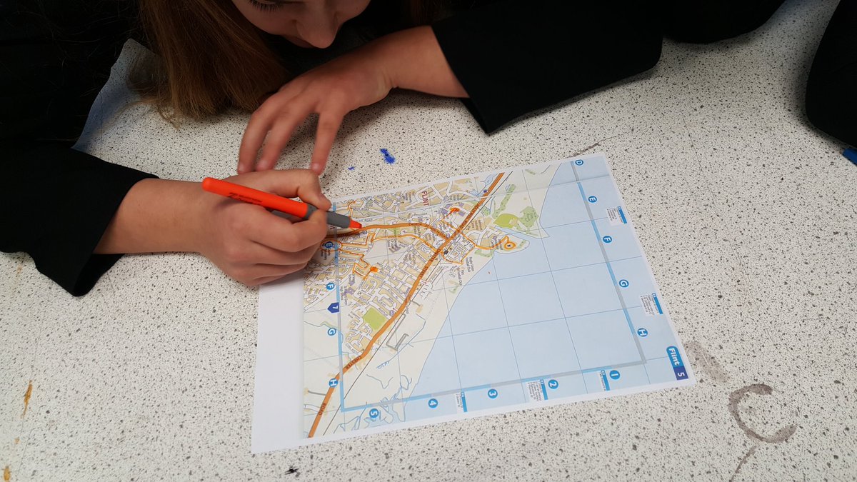 FlintHighPSHE's tweet photo. Very productive morning with our health and wellbeing student council members and @TeithiauEgniol @sustrans 
We have been busy discussing traffic problems and safe routes around our school @flinthigh #ActiveJourneys https://t.co/bny7lpM4wI