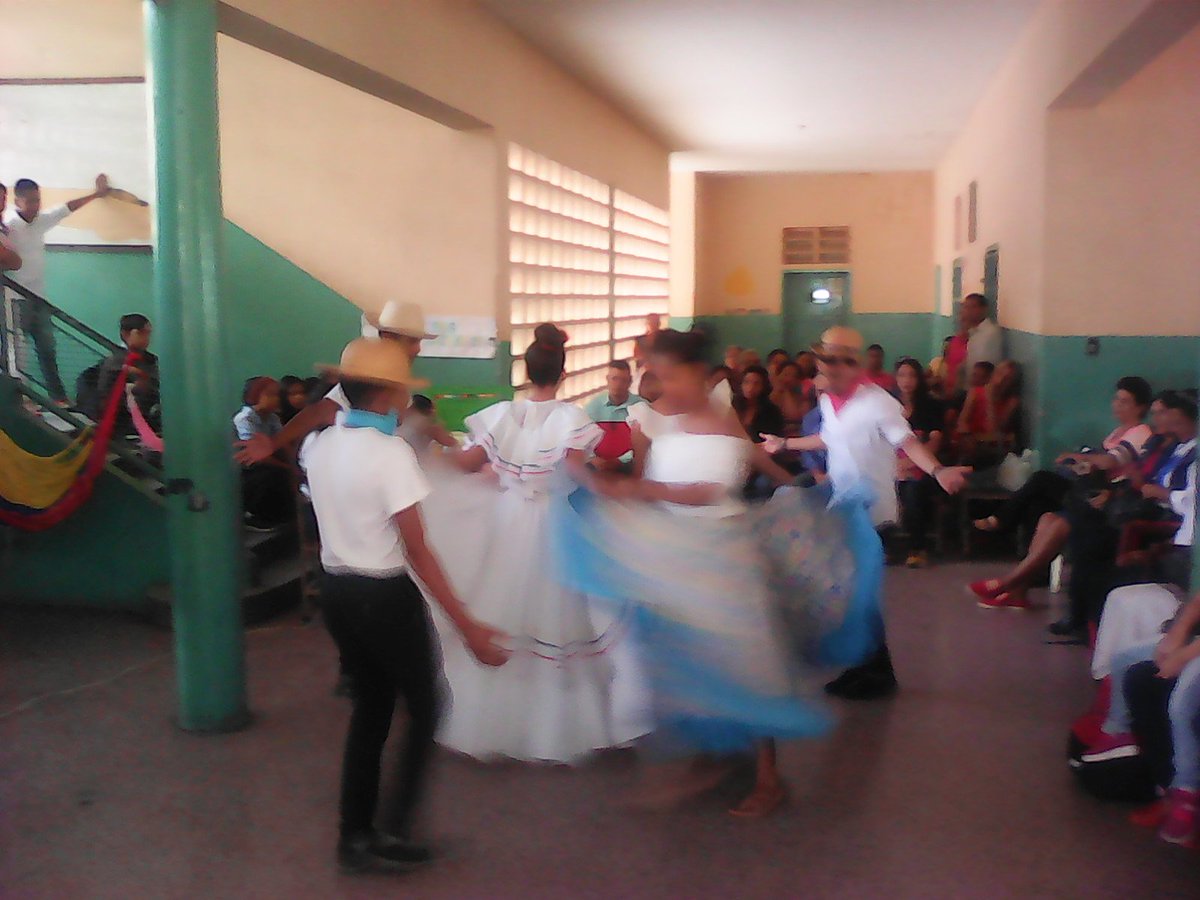 Cbit_Fragachan's tweet photo. Congreso Pedagógico Circuito N° 9 en la UE Narciso Fragachan de Anaco - Anzoátegui. @fbitanzoategui @SalaAnzoategui @ZEAnzoategui @vane_prieto @UENarFragachan https://t.co/8AEI5oh74o