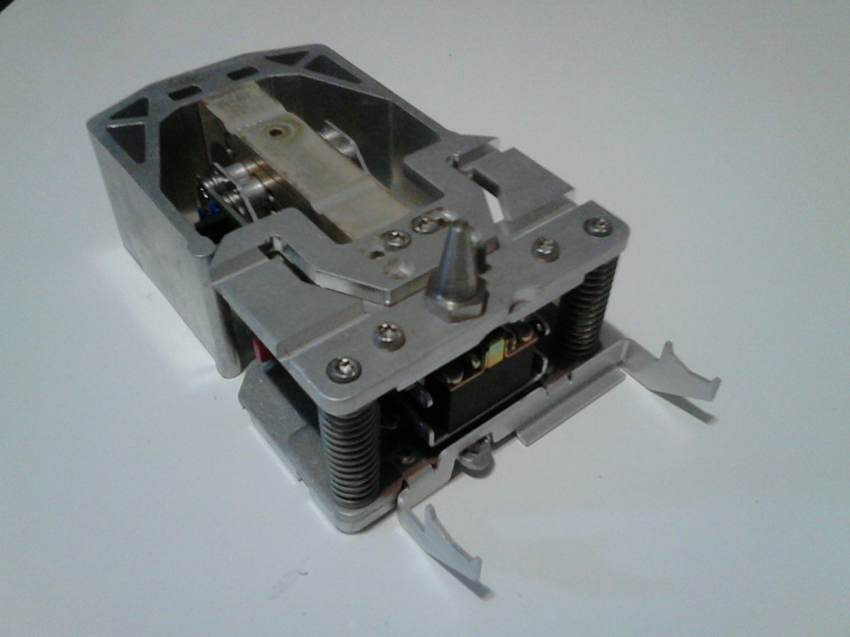 ISPCac's tweet image. Los transductores para #balanzas son dispositivos muy complejos y delicados, ponga en manos de expertos su #mantenimiento y #calibración y cuide su #inversión.