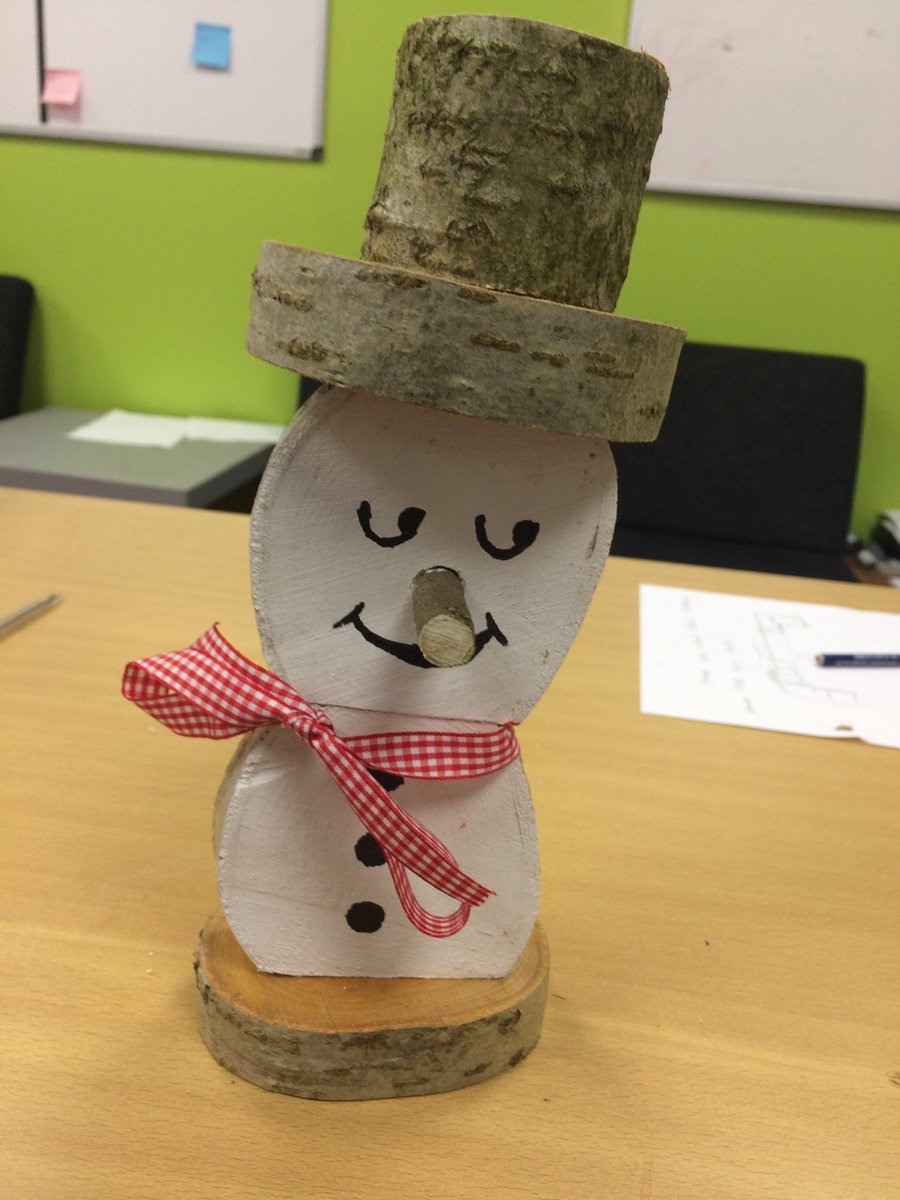 SteveLewis1234's tweet photo. A couple of hours in the workshop making reindeers and snowmen. Made to order🔨🔨 https://t.co/54q44ZrJDR