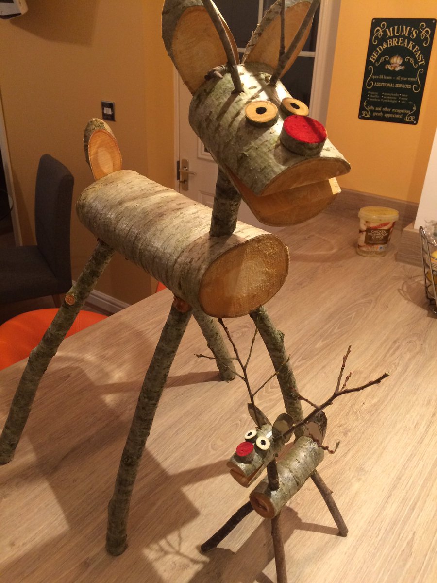 SteveLewis1234's tweet photo. A couple of hours in the workshop making reindeers and snowmen. Made to order🔨🔨 https://t.co/54q44ZrJDR