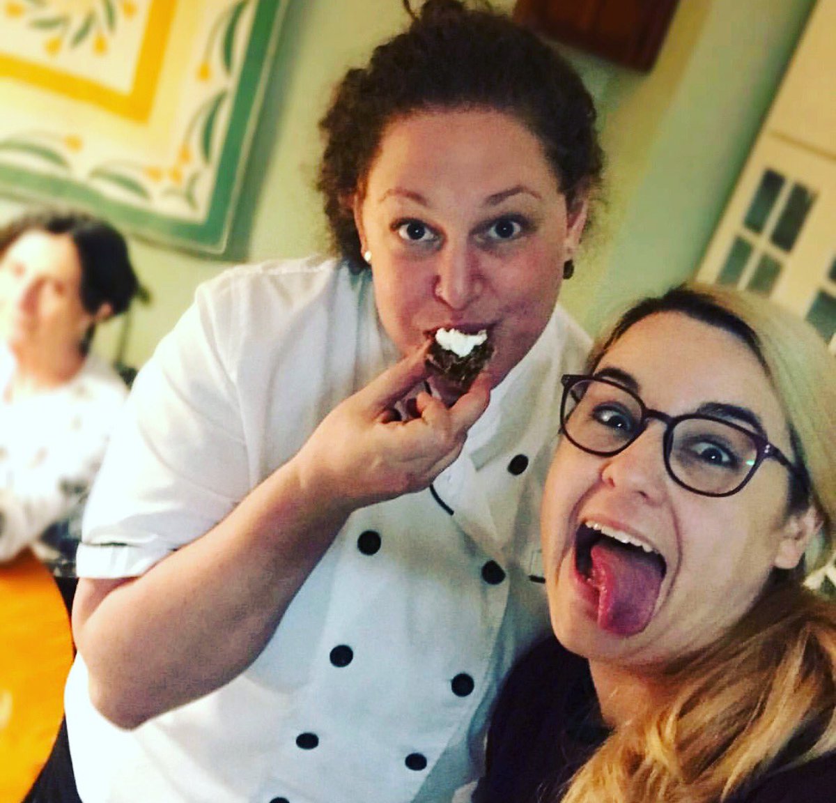 FiddleheadChef's tweet photo. Squeezed in a last minute visit after work with @seejanebeer - #thankful for our 12 year best friendship. #happythanksgiving #bestgoodfriends #bestfriendship #acapella #getbywithalittlehelpfrommyfriends #UMCPAlum #nothingschanged  #acawhat #bicoastalrelationship https://t.co/H3YGMBOQ3g