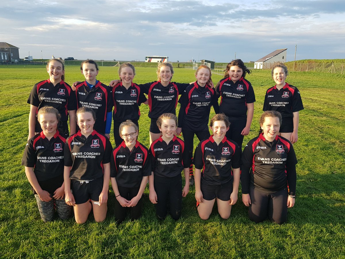 Da iawn i ferched 7 a 8 <a href="/YsgolHR/">宁宁</a> am ei pherfformiad heddiw. Pleser oedd gwylio rygbi agored o safon uchel. Nifer o’r chwaraewyr newydd ddechrau chwarae rygbi. Edrych ymlaen at y gemau nesaf, daliwch ati 💪🏉
<a href="/WRU_Scarlets/">WRU/SCARLETS - UN CYMUNED</a> <a href="/CeredigionRugby/">CeredigionRugby</a> <a href="/BaeRugby/">Bae Ceredigion Rugby</a>