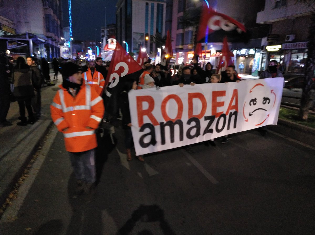 CGT_SR_Jaen's tweet photo. RT @cgtzonasur: AMAZON | #HuelgaAmazon
Comienza la manifestación #RodeaAmazon.
La lucha es el Único Camino !!
@CgtAmazonMad4 @CGT
@AmazonEnLucha
@amazon @AmazonESP @JeffBezos
#AmazonFightFriday #BlackFriday #HuelgaAmazon #Amazon #AmazonWeAreNotRobots https://t.co/O4xBPnacRy