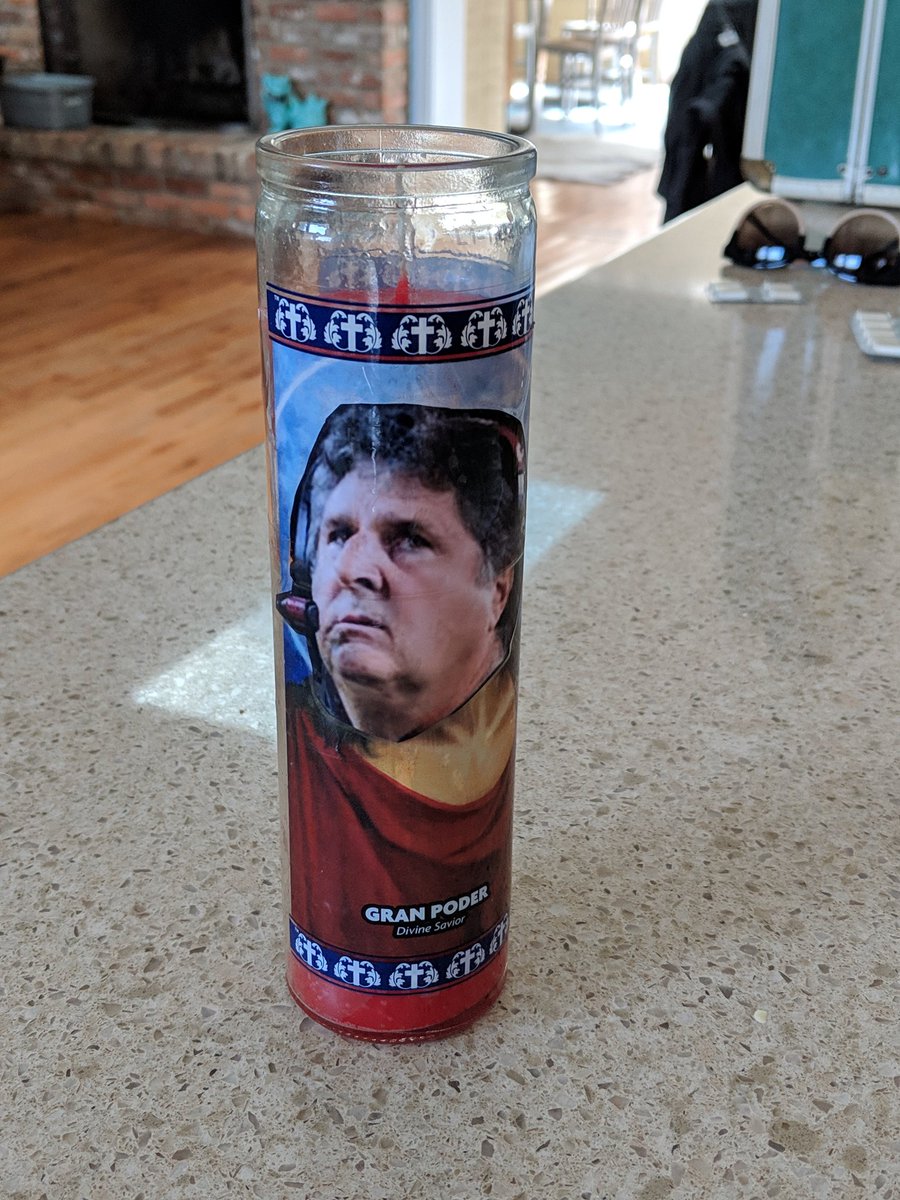 TheRealBernz's tweet photo. Getting ready for tonight! #GoCougs #MikeLeach #AppleCup https://t.co/qEvfLUHgkp