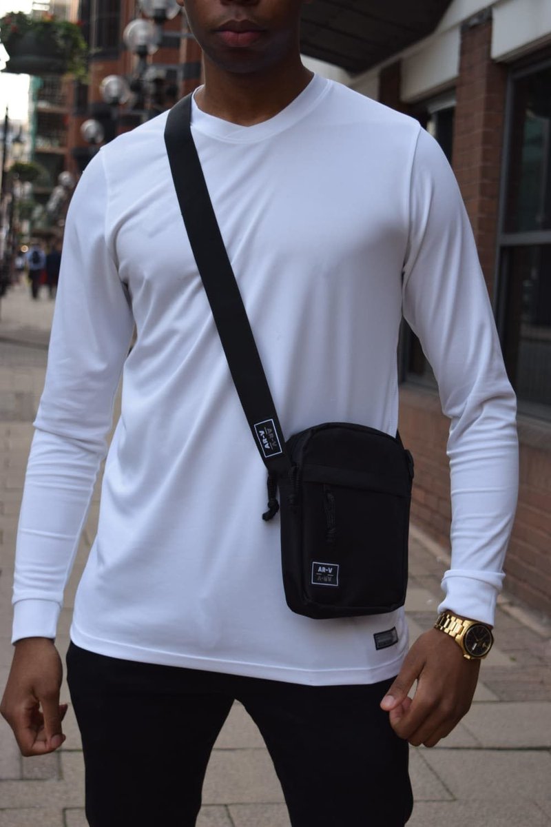 ARVClothing's tweet photo. Get 33% off all AR-V products with the code 'BLACKfri' at https://t.co/40GBE9pC9g until MIDNIGHT.
We've also started our Christmas giveaway! follow the Twitter or Instagram for a chance of winning £50 store credit! https://t.co/bxzAFJcz0h