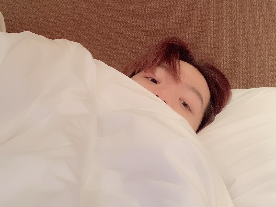 knockknock0408's tweet photo. BAEKHYUN ins : ✌🏻🙅🏻‍♂️👌🏻 https://t.co/IbQLjQnUb0