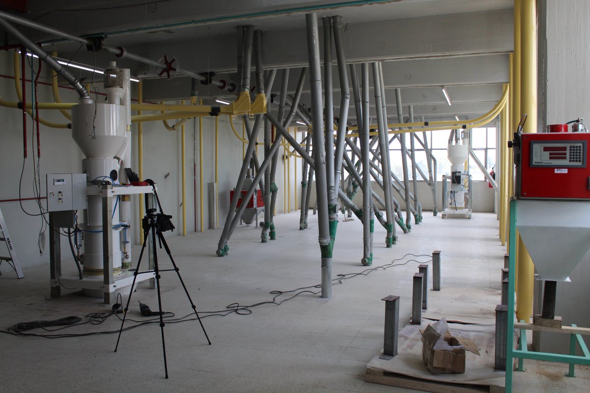 ISPCac's tweet image. Sabe como #medir el #peso de productos en polvo que deben circular por tuberías continuamente sin parar. estos #procesos requieren de #sistemas de #pesaje continuo.