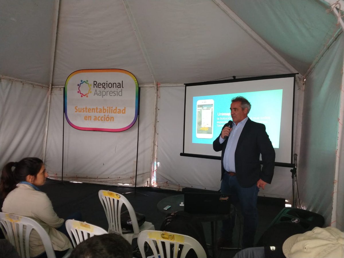 maiste74's tweet photo. @aapresid @JmfRegional @intaargentina @AcronexOficial @jbaldunciel @GeoAgroTEK @SandinGabriel @NicoBronzo @marcelotorres_c @manifrajo #regionalesaapresid #RegionalMarDelPlata fue un gran día de compartir conocimientos y experiencia. Ni la lluvia, ni nadie nos para!! Gracias!!! https://t.co/5SS9oKDLXR