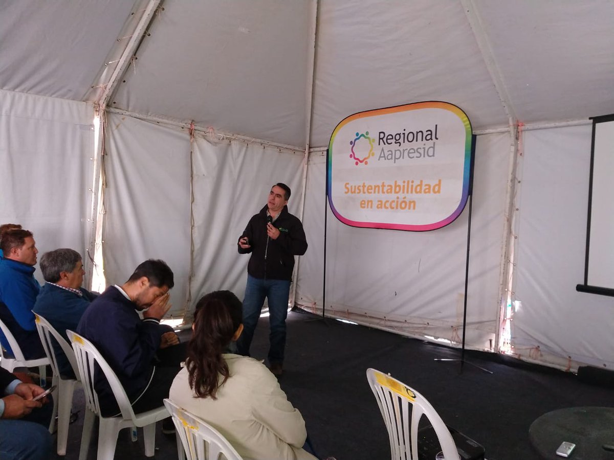 maiste74's tweet photo. @aapresid @JmfRegional @intaargentina @AcronexOficial @jbaldunciel @GeoAgroTEK @SandinGabriel @NicoBronzo @marcelotorres_c @manifrajo #regionalesaapresid #RegionalMarDelPlata fue un gran día de compartir conocimientos y experiencia. Ni la lluvia, ni nadie nos para!! Gracias!!! https://t.co/5SS9oKDLXR