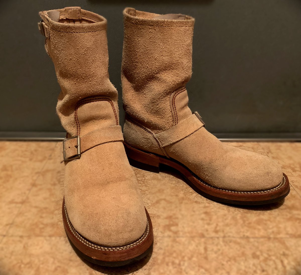 Makoto_Works's tweet photo. 忙しさに怠けて何年も手入れしてなかったbootsたち。
久々に汚れ落とし&amp;オイルメンテしました。
 #REDWING
 #rw2268
 #rw8268
 #rw866
 #福禄寿カスタム
 #Vibram700
 #Vibram705 https://t.co/HP3uOAEPvv