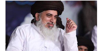 SKPNews2's tweet photo. خادم حسین رضوی کو لاہور سے گرفتار کرلیا گیا
ملک بھر میں تحریک لبیک پاکستان کے خلاف بڑا کریک ڈاؤن کیا جارہا ہے، خادم حسین رضوی کو لاہور سے گرفتار کرلیا گیا، اہل خانہ نے تصدیق کردی۔ راولپنڈی سمیت مختلف شہروں سے بھی رہنماؤں اور درجنوں کارکنوں کو حراست میں لیا گی https://t.co/Z2Vg8kT3kY