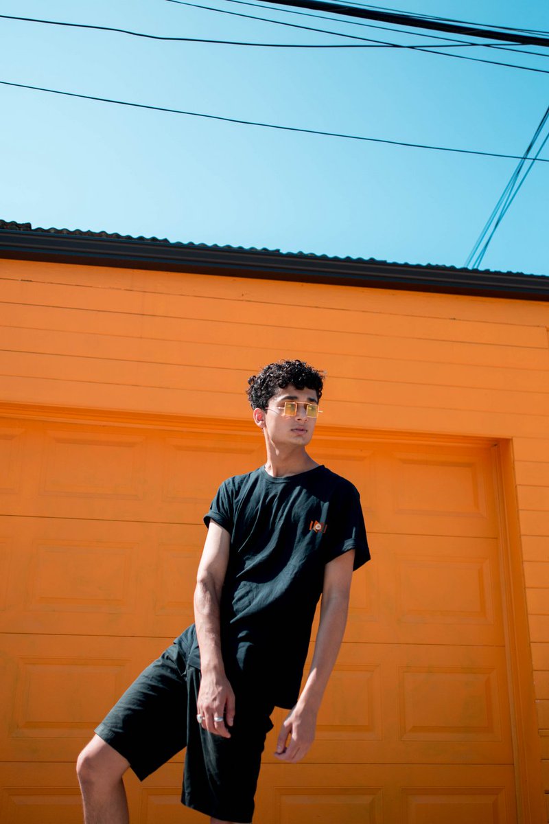 Edfluencers's tweet image. Today's the day! 30% off: give the gift of Edfluence with the bundle starter kit, get it from fanjoy.co/jakepaul.