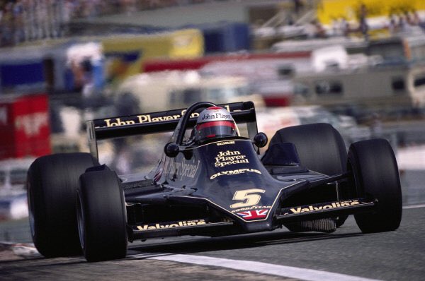 pablodevillota's tweet photo. Mario Andretti, el mejor ‘all rounder’ de la historia.
‘Sólo’ ganó un mundial de Formula 1.
‘Sólo’ ganó una vez Indy500.
‘Sólo’ ganó una vez Daytona500 Nascar.
‘Sólo’ desde la ignorancia se juzga la calidad de un piloto atendiendo en exclusiva al palmarés... https://t.co/RfdLKQnSuh