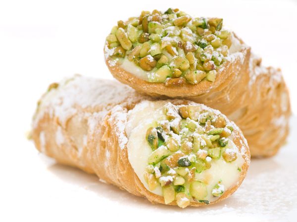 Are you a #cannoli fan? Then you can't miss #Montreal's Cannoli Festival this Saturday! #mystudiomontreal #food #Canada