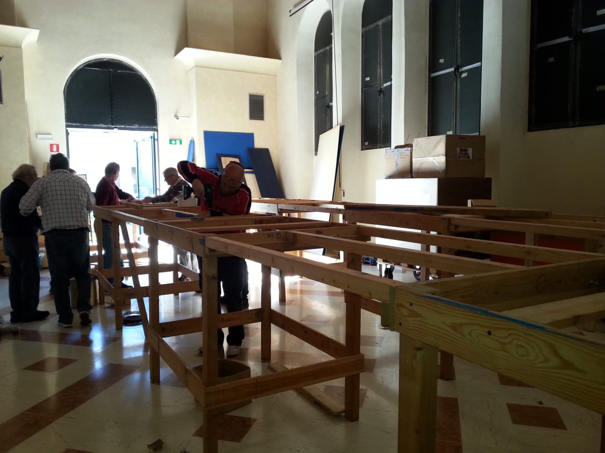 aiapvr's tweet photo. 28a Mostra del Presepio Tradizionale ed Artistico. La sala Birolli è in allestimento. In esposizione 26 diorami e 50 presepi aperti, in concorso. https://t.co/FJm1VT3r2S #presepi #diorami #navidad #presebre #belenes https://t.co/q0m9KPQsu3