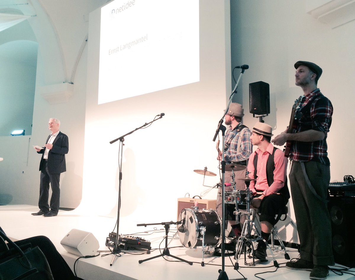 WikiAhoi's tweet photo. Wir sind mit dem @datencockpit als Alumni von letztem Jahr beim diesjährigen Best Of der @netidee! Urgespannt auf die neuen Projekte. Wir sitzen schon mal richtig: bei der Musik. https://t.co/z2nItYYcZi