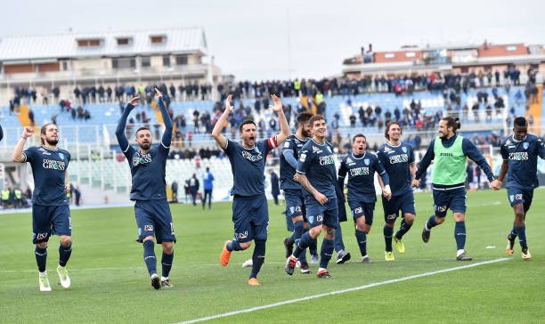 NU KÖÖÖÖÖÖÖÖÖÖÖÖÖÖR VI!!! ✅⚽️✅⚽️💰⚽️💰⚽️✅⚽️✅

De 72 första personerna som RETWEETAR och FÖLJER får kvällens bästa spel!! ✅⚽️

En tung investering + Ett Maxspel @ 2.35 m.m ✅💰

Skickas ut på DM med motiveringarna 👌🏼

#betting