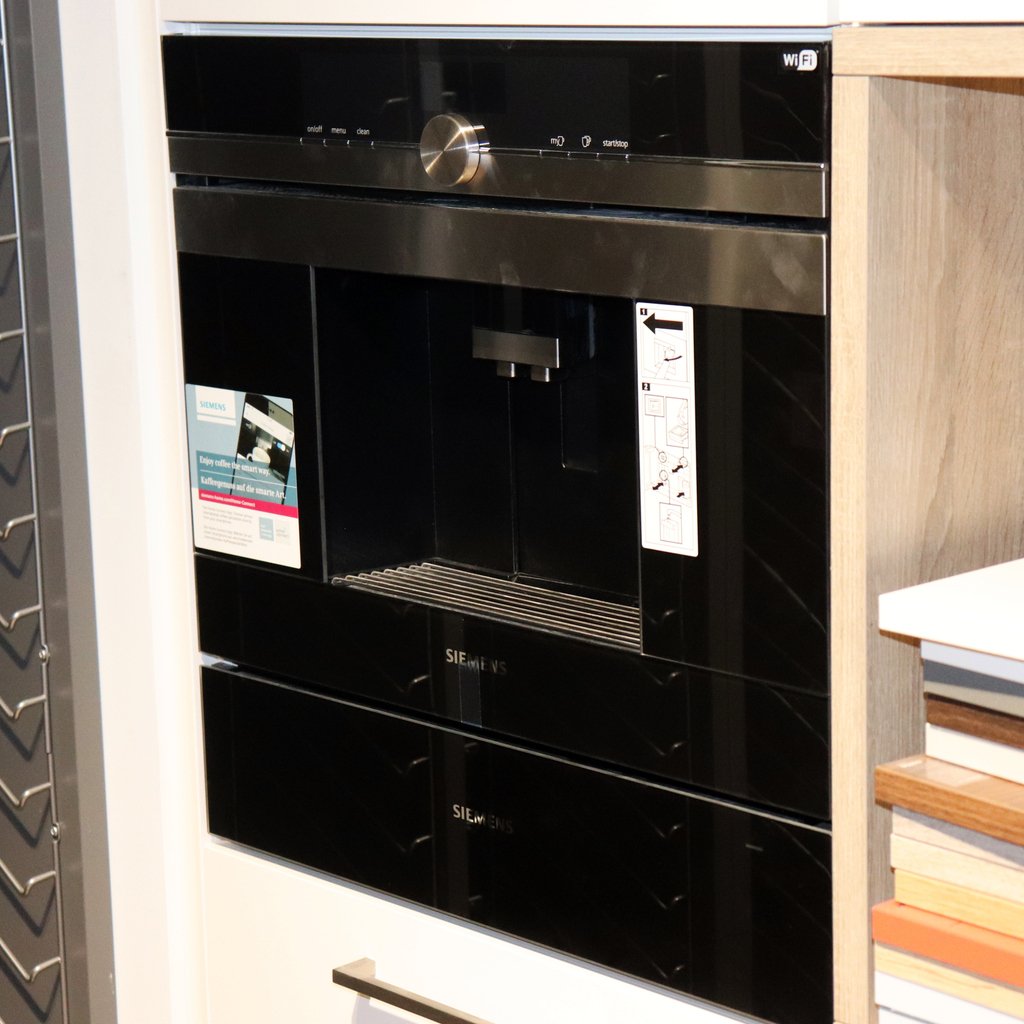 ckbinteriors's tweet image. Imagine if you could just tell your coffee machine to make your favourite drink. From the comfort of your sofa. Using your phone. If only there was a way....

#siemens 
#smartcoffeemachine
#coffee
#ckbinteriors
#crownkitchen
#kitcheninnovation
#ckb
#london
#walthamstow