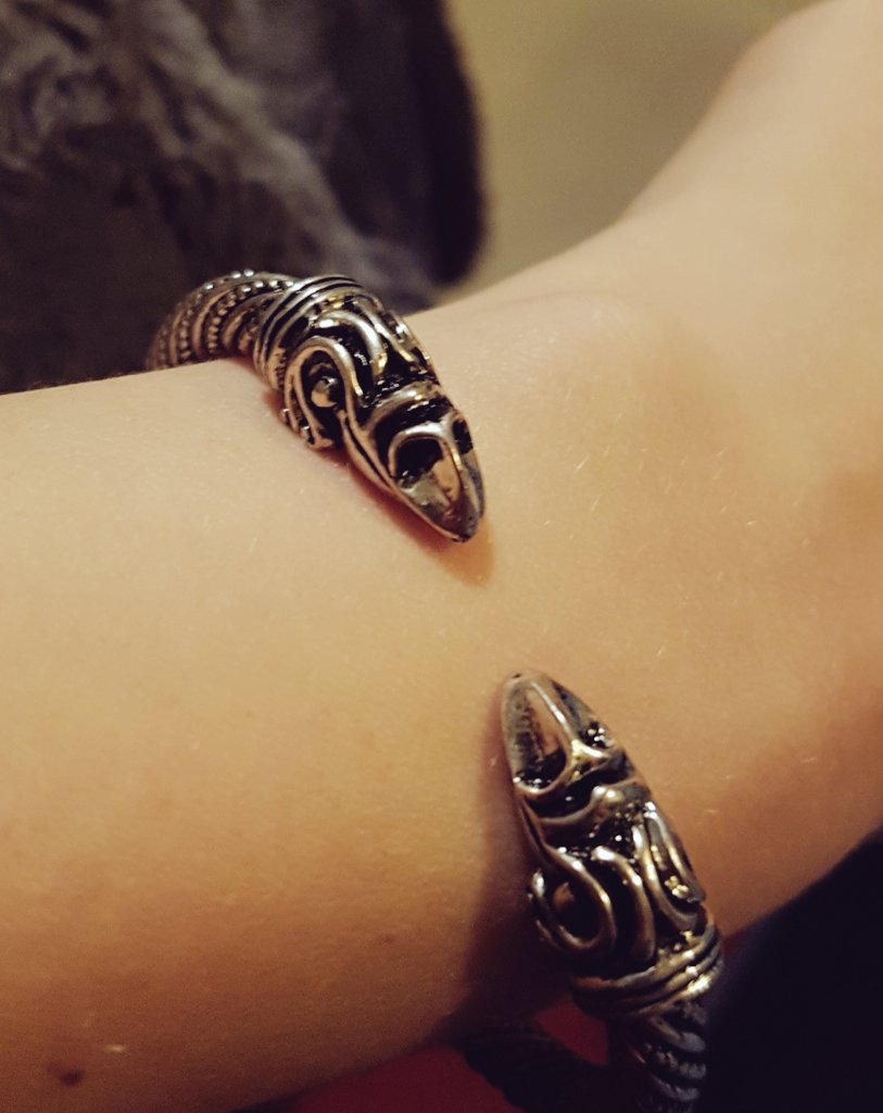 TonnieK92's tweet photo. You know you've watched too much @TheLastKingdom and @HistoryVikings when you style like this. Feeling my viking roots these days ⚔🛡 #Norwegianandproud #thelastkingdom #vikings https://t.co/9LPdNxNdj1