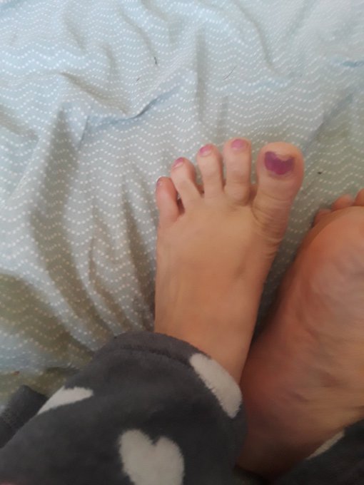 Who wants to see some happy #feet? Maybe watch me paint my toe nails a new color? DM me! #footfetish<a href="/tag/feet"class="tags">#feet</a><a href="/tag/footfetish"class="tags"><span>#footfetish</span></a><a href="/tag/findom"class="tags"><span>#findom</span></a><a href="/tag/footworship"class="tags"><span>#footworship</span></a><a href="/tag/paypig"class="tags"><span>#paypig</span></a><a href="/tag/footslave"class="tags"><span>#footslave</span></a>