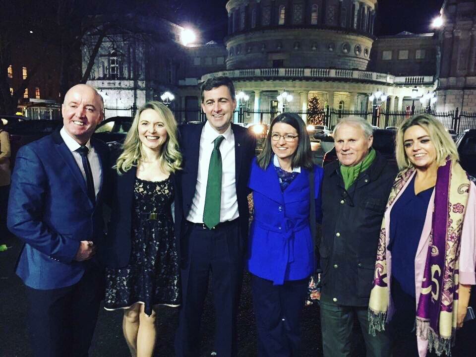 rourkeeimear's tweet photo. Now the final countdown to the big day! ๐ With three weeks to go IDS will mark 14th December as National ISL Day and in Deaf Community will celebrate 1st Anniversary since ISL Bill passed. #YestoISL #NationalISLDay2018 #NationalIrishSignLanguageDay ๐ซ๐ https://t.co/LW2lOhfSeq