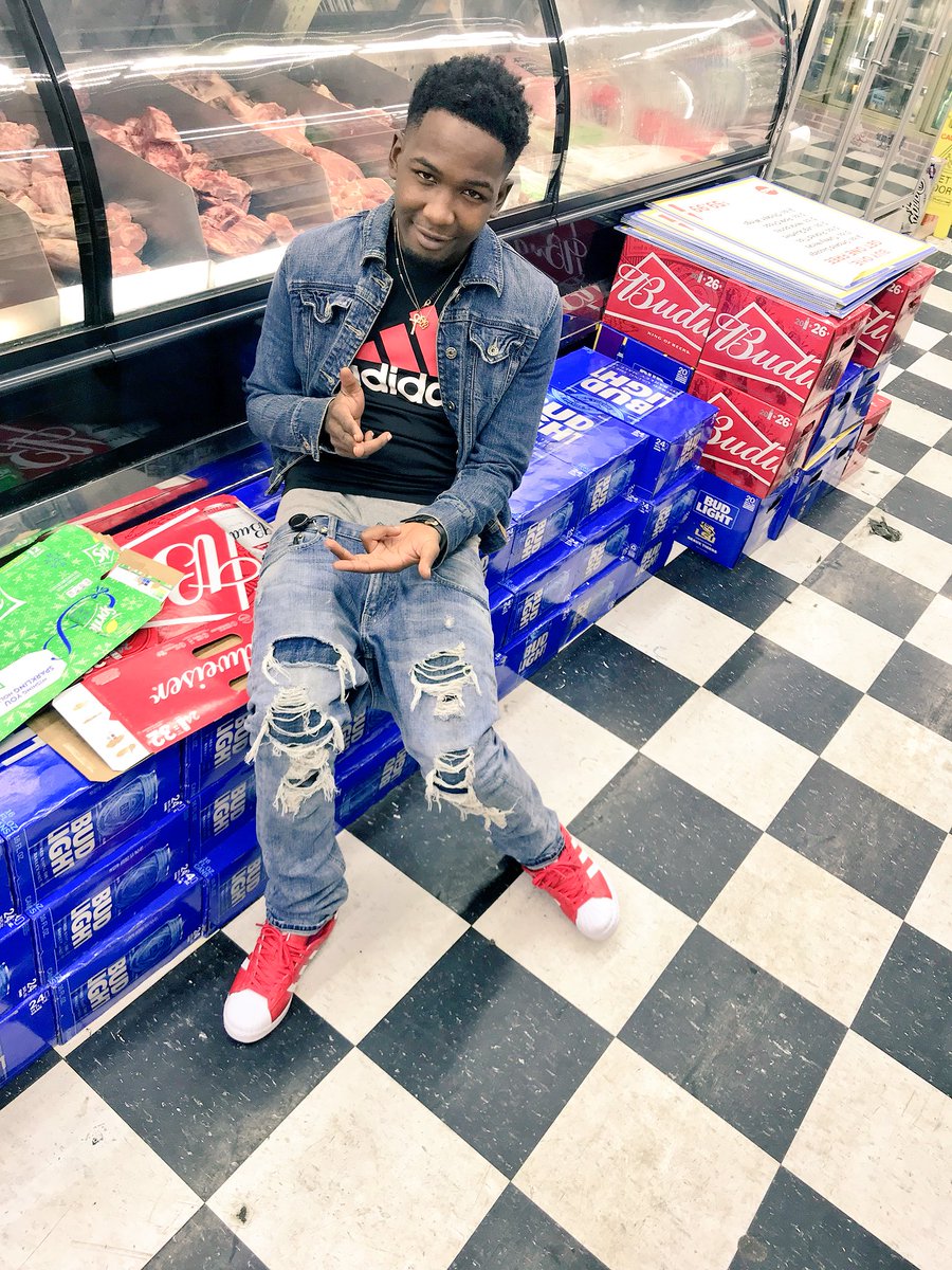 lil56kdbaby's tweet photo. Never Ride The Next Nigga Wave Stay Da Same & Create Your Own🖕🏾💙#OutTheBlue #RipMone&Rell‼️‼️ https://t.co/1CeHc1FuQz