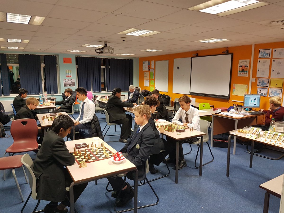 niallsmith1970's tweet photo. Great to see this well contested #chess match v @Emanuel_School going on up in maths! #commitment  @Mathsteam1 @shsrbk https://t.co/vej5ct71y3
