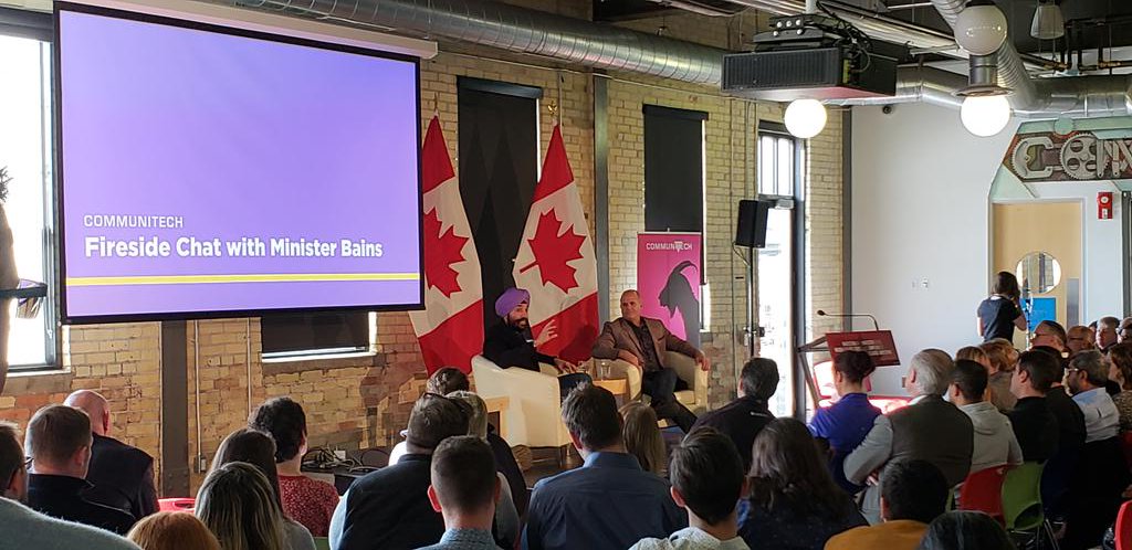 Minister Bains at <a href="/Communitech/">Communitech</a>  . <a href="/redman4region/">Karen Redman</a> <a href="/berryonline/">Berry Vrbanovic</a> <a href="/DaveJaworsky/">Dave Jaworsky</a> <a href="/CFifeKW/">Catherine Fife</a> charts with Ian @iainklugman