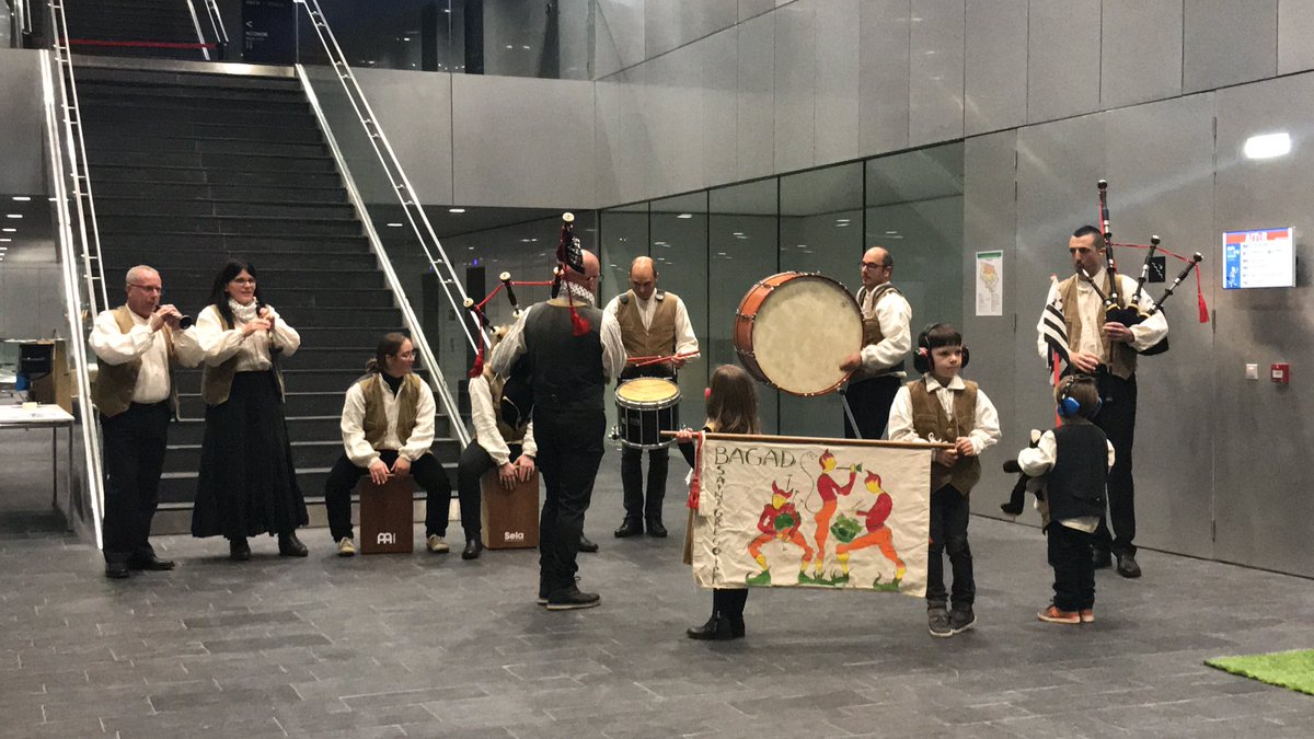 ania_e_e's tweet photo. Merci pour la surprise ! #ATRennes18 https://t.co/TDxwSFCjl1