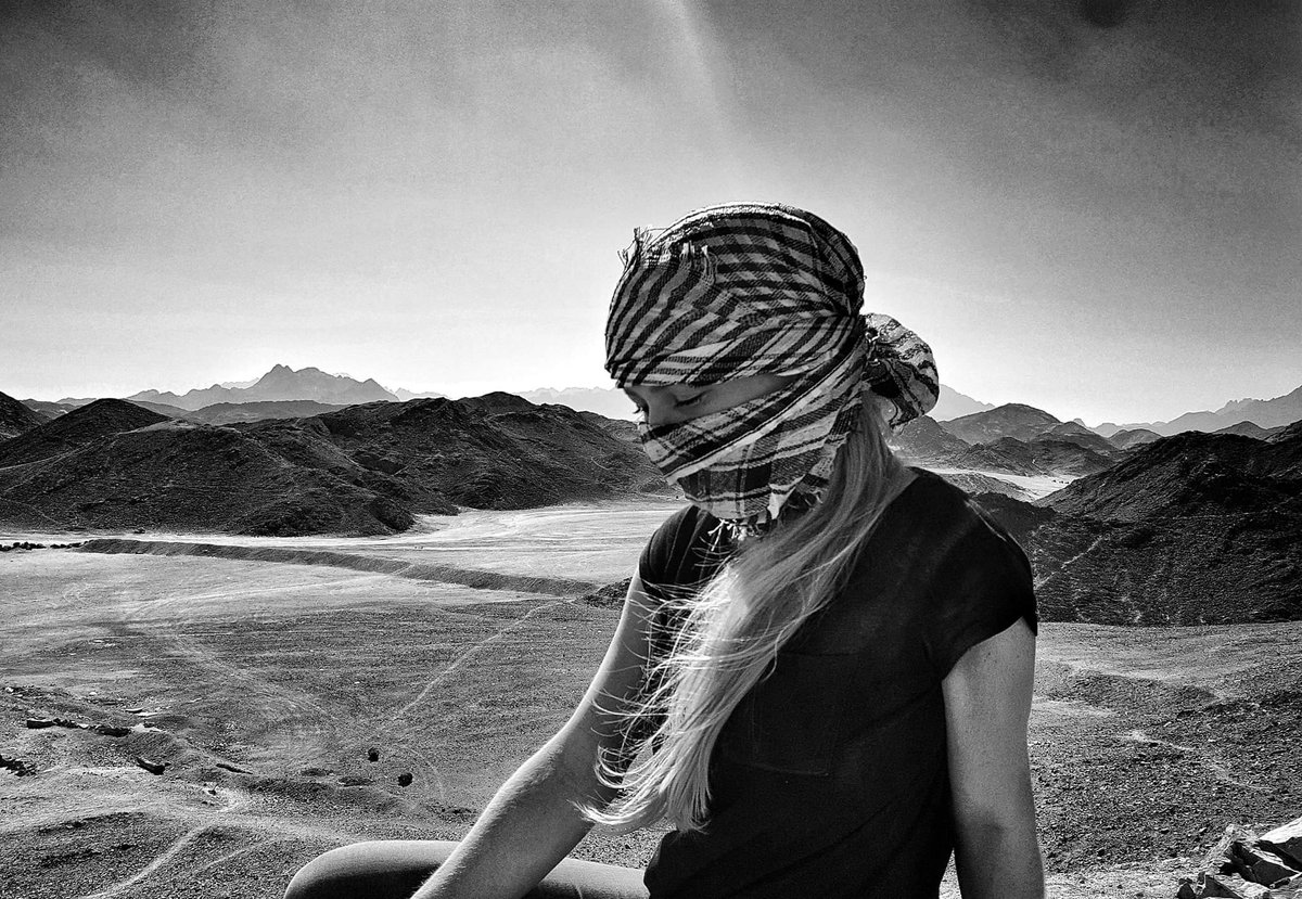 VanessaSukowski's tweet photo. When in Egypt 🐫 🌵 🌞 #desert #technorebels #quadtour #holiday #timeoff #outfitoftheday #techno https://t.co/NYpeECPooO