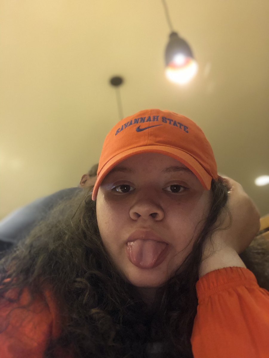 ChristiMcFadden's tweet photo. #TotallyRewardingContest My daughter passing time before she turns 21. Only 9 hours to go https://t.co/DZHMaZvn6o
