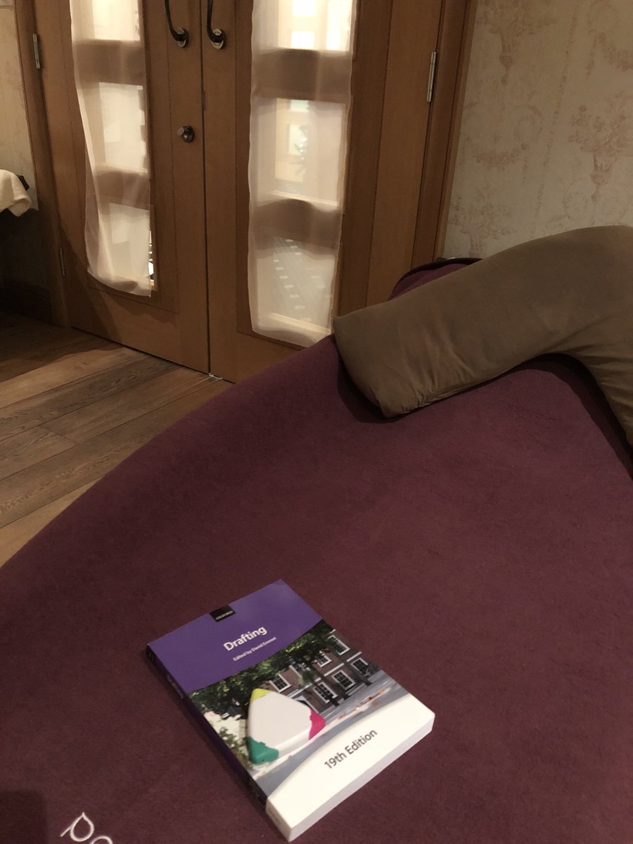 ChelseaSparks_'s tweet image. How many places do I need to take my legal Drafting Manual before I finish reading it? 🤔🤓
Today it’s in the relaxation room at the Hempstead House in Sittingbourne with me... shockingly, it’s not helping me relax. 📚📖⚖️
#btt #studylocations #studyonthego