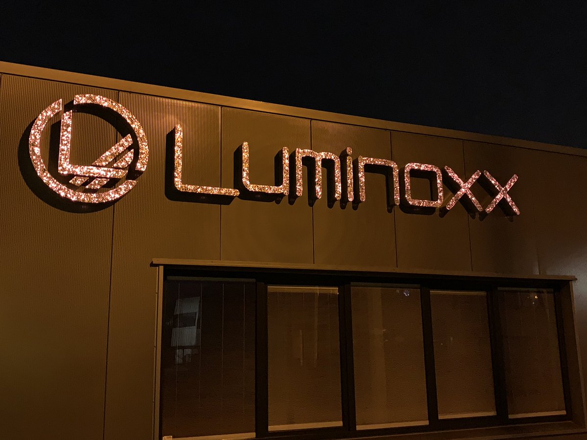 Gevelreclame 2.0 bij Luminoxx op het pand. Doosletters met led en alusion voorzijde.  #reclame #alusion #lichtreclame #aluminium