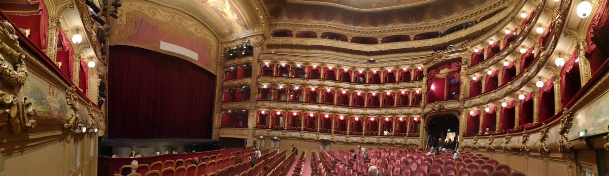 urldanny's tweet photo. I just fell in love with the opera house in Nice. It is definitely more than nice 😍 https://t.co/A5alcVn9ht