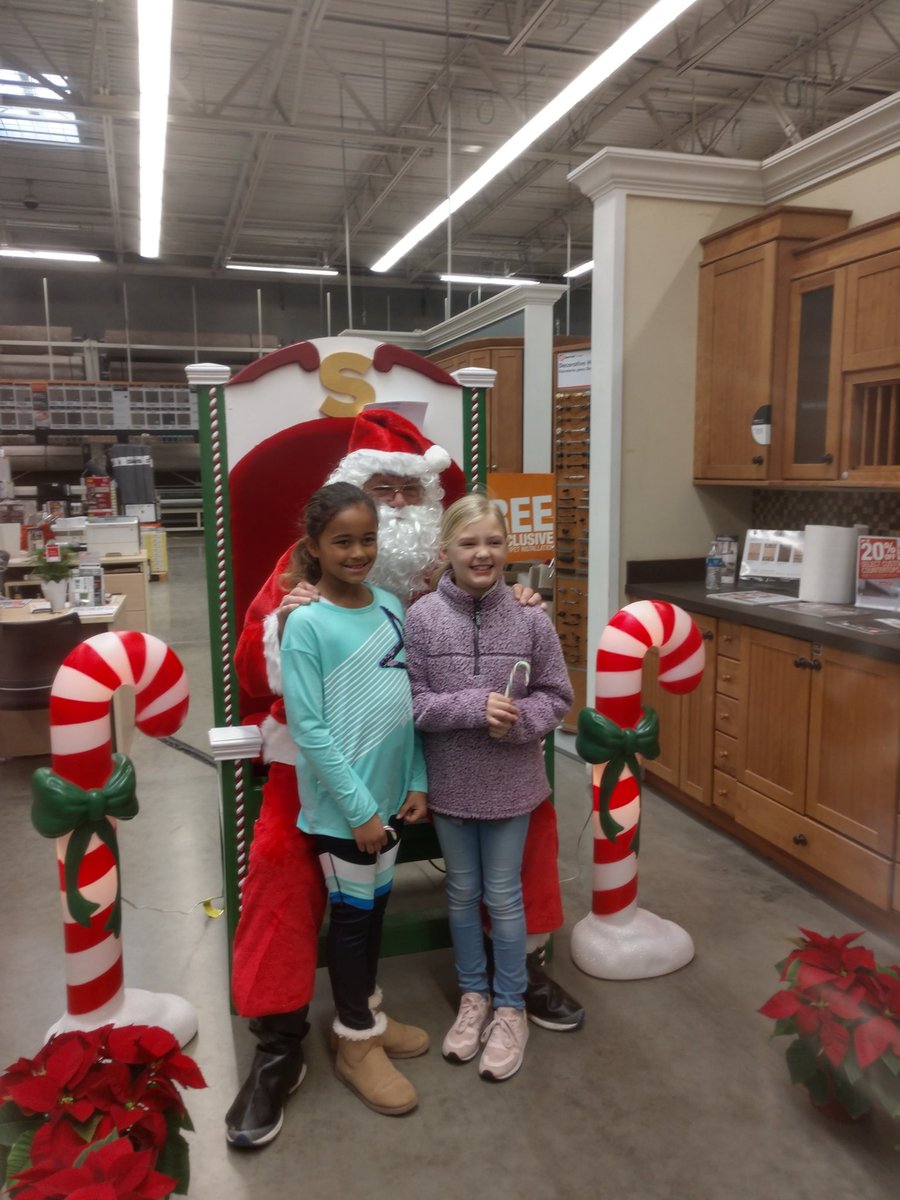 Kimhagood4's tweet photo. Holiday Spirit! 8540 https://t.co/5gd7tkqiWk