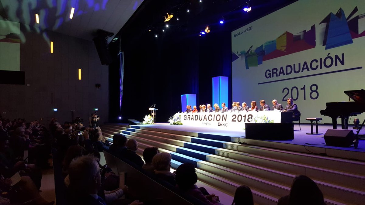 GobAragon's tweet photo. 📚 @ESICEducation cumple 25 años en #Aragón. Hoy lo celebra con la graduación de 150 alumnos de grado y postgrado. Además entrega sus #PremiosAster a @Efinetika,@Edelvives, @CarrerasGL y Grupo Jorge #graduacionESIC @esiczaragoza @Pilar_Alegria https://t.co/a9cgAxLITC