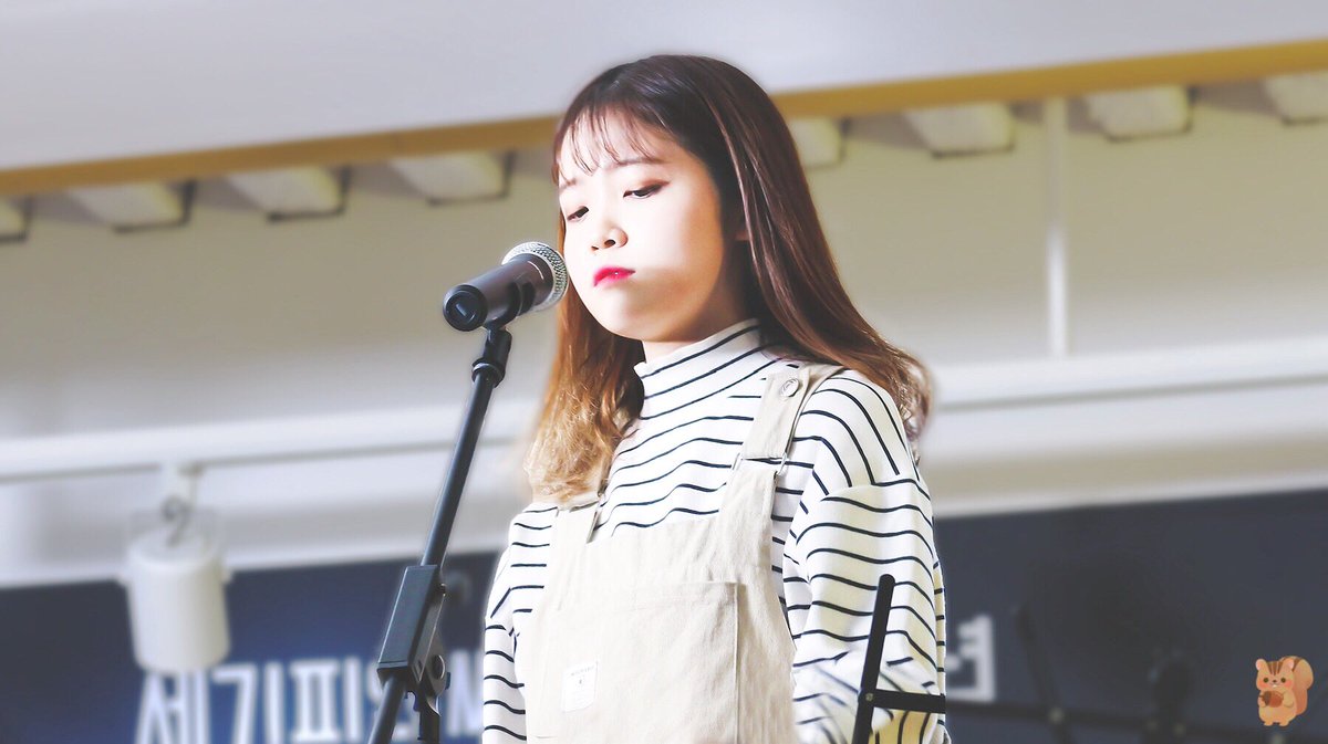 Motte_mu's tweet photo. 181117 41번째 세기다 📷 버스킹🎤
지금 뭐해 난 모트 생각해💛
#모트 #에이틴ost https://t.co/7XADQlRLHE