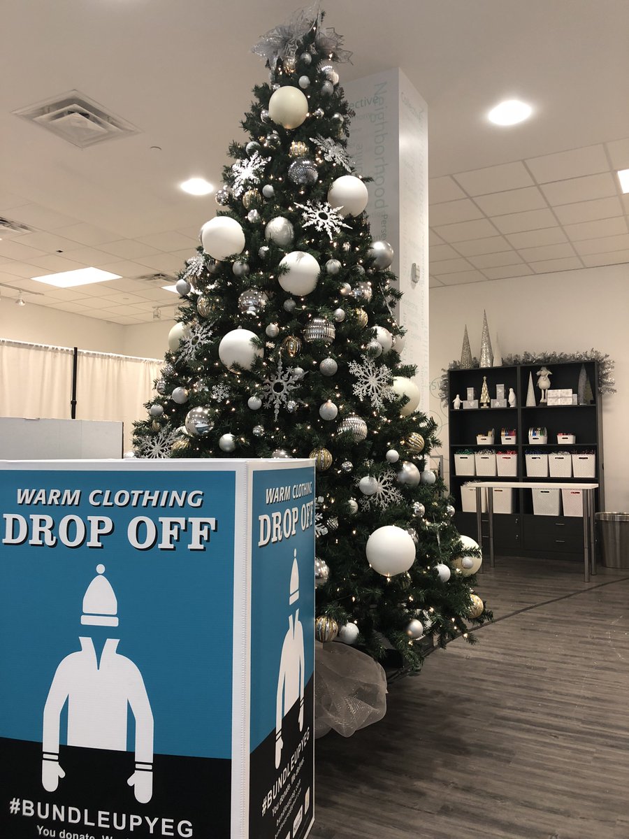 kingswaymall's tweet photo. Our Holiday Lounge is Now Open! We'll be offering Gift Wrap and Parcel/Coat Check services in Community- main level by Starbucks and Entrance 8. 100% of proceeds will go to the @EPSFoundation. Head over to our website for more details- https://t.co/enqmG2aAte #KingswayMall #YEG https://t.co/9lIwJe5QnX