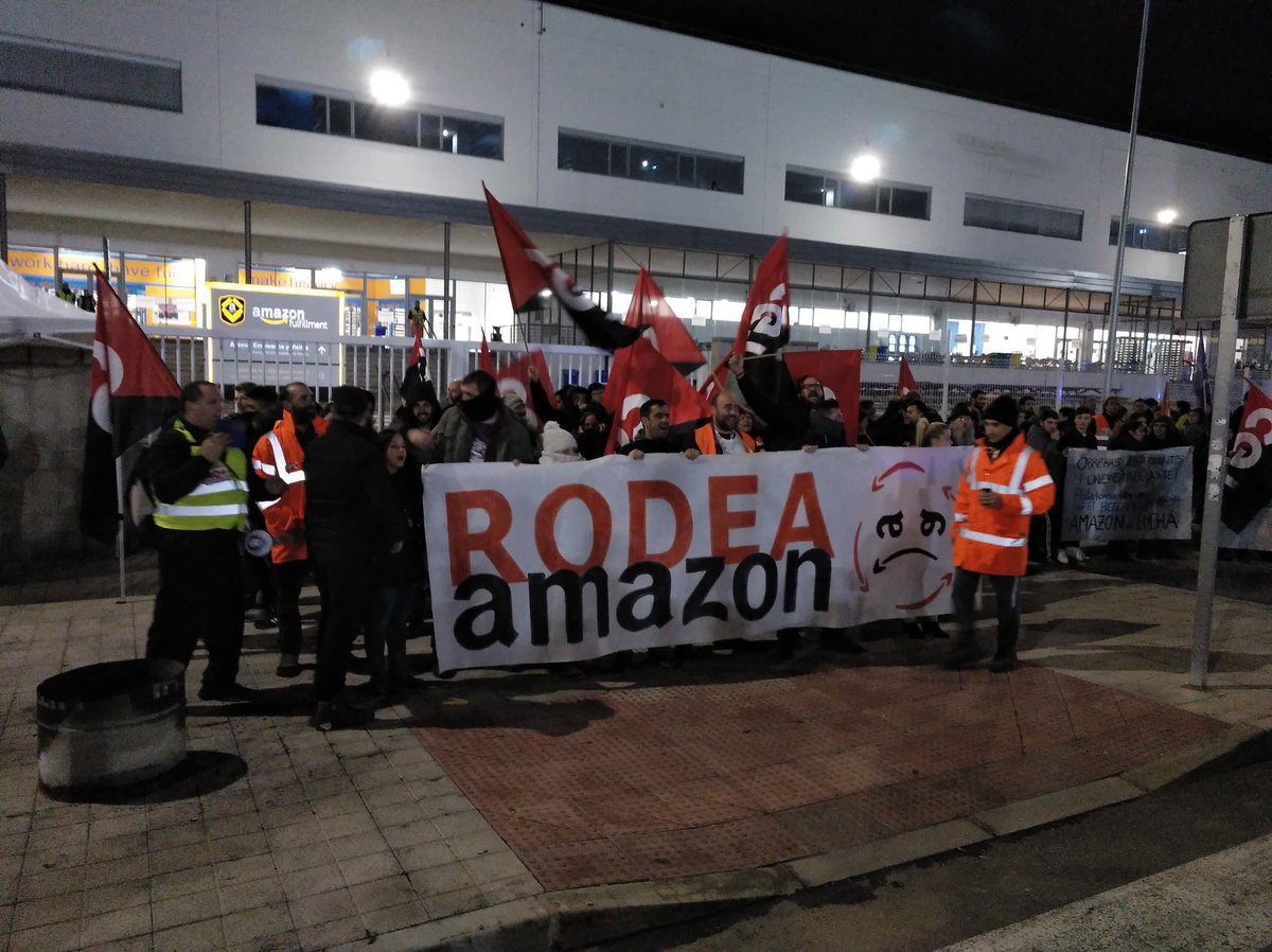CGT_SR_Jaen's tweet photo. RT @cgtzonasur: La lucha es el Único Camino !!!
@CgtAmazonMad4 @CGT
@AmazonEnLucha
@amazon @AmazonESP @JeffBezos
#AmazonFightFriday #BlackFriday #HuelgaAmazon #Amazon #AmazonWeAreNotRobots https://t.co/dqfNaIpgLg