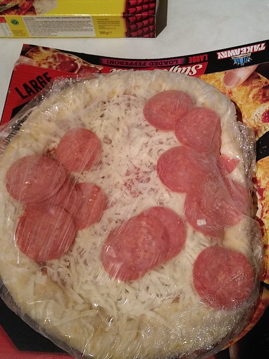 SiColeman7's tweet photo. I'll admit, I'm not an expert on pizza, but I'm pretty sure they're supposed to be round? @chicagotown @Morrisons Probably means it's defrosted and then been refrozen... https://t.co/msLoPI9DK8