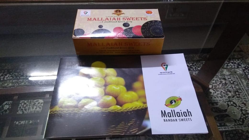 AkanchaTripathi's tweet photo. Yummy #bandarladdu from @MallaiahSweets made of besan and jaggery has been recognised as #GIofIndia by @CIPAM_India Go grab a box of this delicacy at #iitf2018 #MakeinIndia #WahGI #GiftaGI #GIsOfIndia #sweetsofindia @DIPPGOI @aggarwal_rajiv @sureshpprabhu @CimGOI https://t.co/9i5CBts6Ec