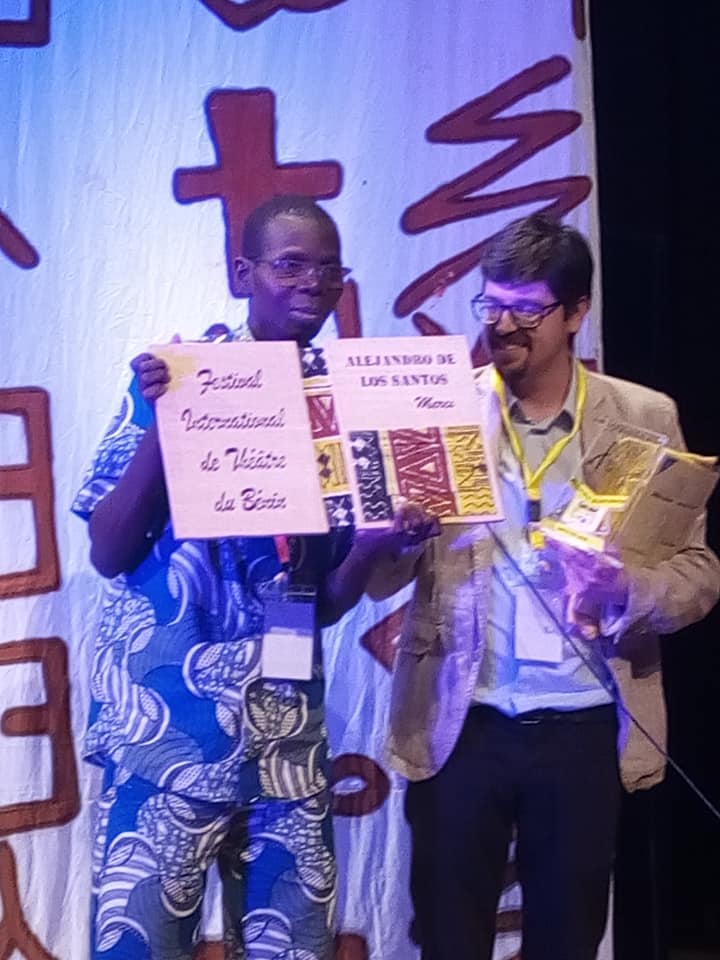 Fithebbenin's tweet photo. Cérémonie de distinction des grandes figures du théâtre béninois et du monde au Fitheb
#Culture #Wasexo #Afrique #DigitalBenin #Benin, #FITHEB2018 #team229, #fitheb
@koboudeleon @AgbokouKouassi @ACTU_BENIN_INFO @PresidenceBenin @gouvbenin https://t.co/t2b3IGbeQ2