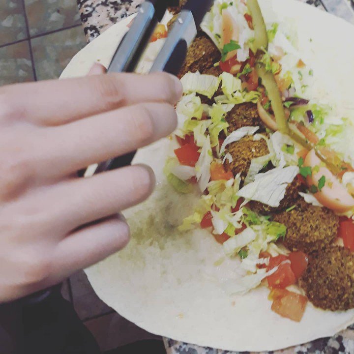 Falafel1001's tweet photo. Dein Wunsch ist uns Befehl.
#wasduwillst #falafelfriday
#vegan #liebe #Duisburg
#falafel #Falafel1001 https://t.co/GypSSzXOXe