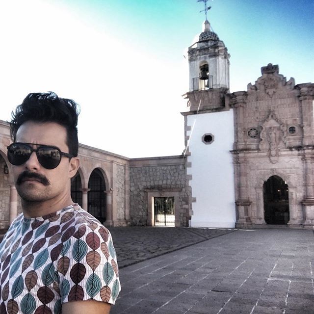 juanalco's tweet photo. La iglesia no se cayo con mi presencia #zacatecas #mexico #travel #visitmexico #igerszacatecas #mexigers #followme #sigueme #mustache #mustacheguy #bigote #mustache_club #gira #teatro #me #selfie https://t.co/EdYLnTBLrS https://t.co/VDgcG1m5oO