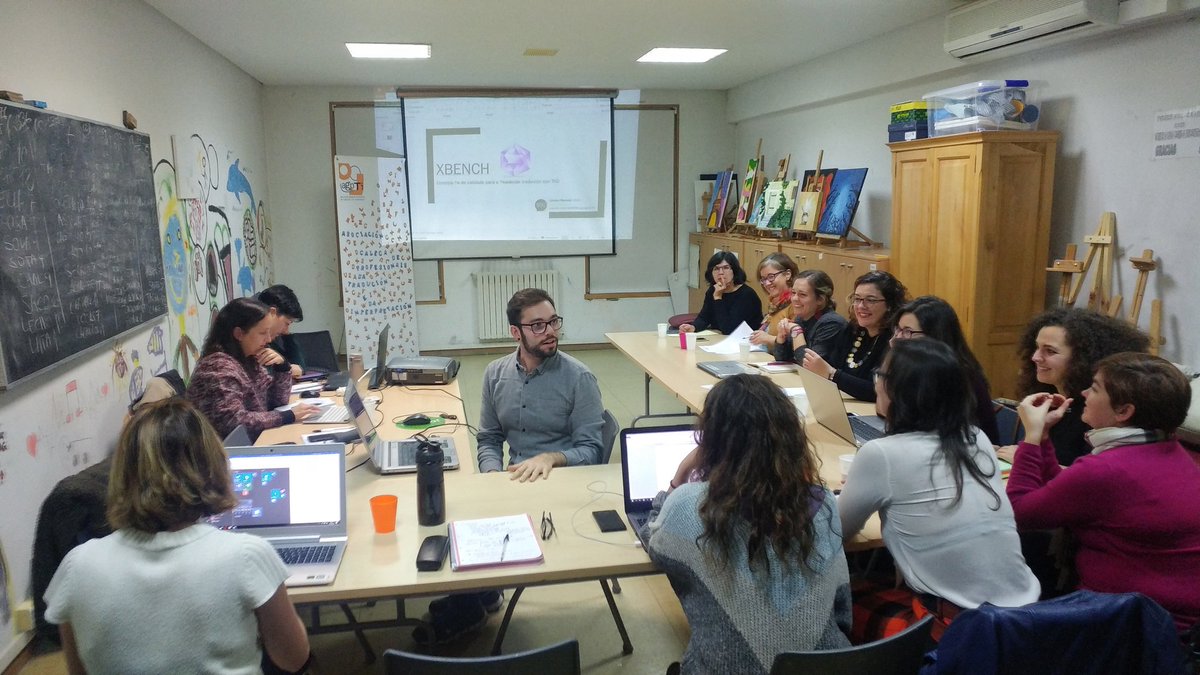 OscarCurros's tweet photo. Cristian Marcote, traductor y creador de @99languages, habla del uso de @xbenchdotnet para el control de la calidad textual y la gestión de la #terminología.

Es el último taller de esta "merenda-conversa" ofrecida por la @agpti en Compostela. #ÓscarCurrosTraductor #xl8 #t9n #t9y https://t.co/cqF7wERxii